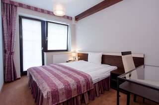 Отели типа «постель и завтрак» Villa Park Голенюв Двухместный номер с 1 кроватью и балконом-2